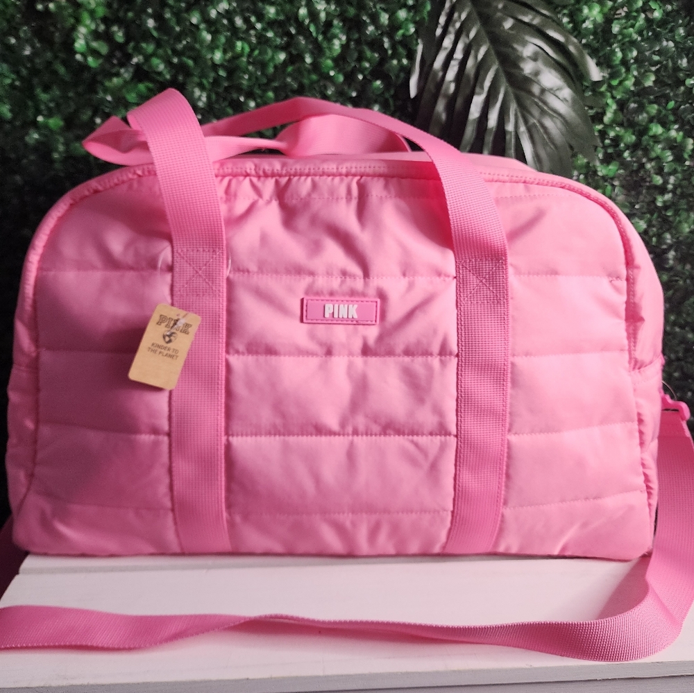 PINK DUFFLE BAG.         "Make offer"